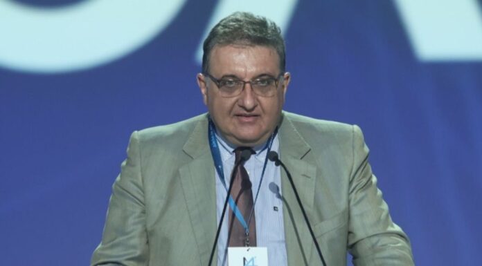 Α.Εξαδάκτυλος στο συνέδριο της ΝΔ: «Για τους νεκρούς της πανδημίας φταίνε οι πολίτες και η άθλια αντιπολίτευση» Για τους νεκρούς της πανδημίας φταίνε οι πολίτες