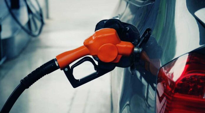 Βενζίνη στα 2,35 ευρώ «για τα μάτια του Ζελένσκι»! Βενζίνη στα 2,35 ευρώ «για τα μάτια του Ζελένσκι»!