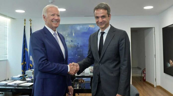 Ο Κ.Μητσοτάκης αναμένει από το γραφείο του Τ.Μπάιντεν την έγκριση για κάλπες το γραφείο του Μπάιντεν θα αποφασίσει πότε θα γίνουν εκλογές στην Ελλάδα.