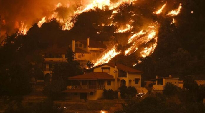 Κόλαφος το ντοκιμαντέρ για τις πυρκαγιές στην Β.Εύβοια: «Μας εκδίωξαν από τα χωριά μας» (βίντεο) «Έλεγαν στους πυροσβέστες να λένε πως δεν έχουν νερό και τους ακούγαμε»