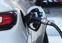 Ξέφυγε η βενζίνη στα 2,17 ευρώ – Οι τιμές στην Κρήτη (πίνακες)