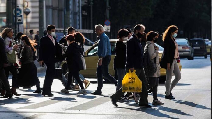 Πρέπει να κάνουν όλοι το εμβόλιο με το καλό ή με το άγριο