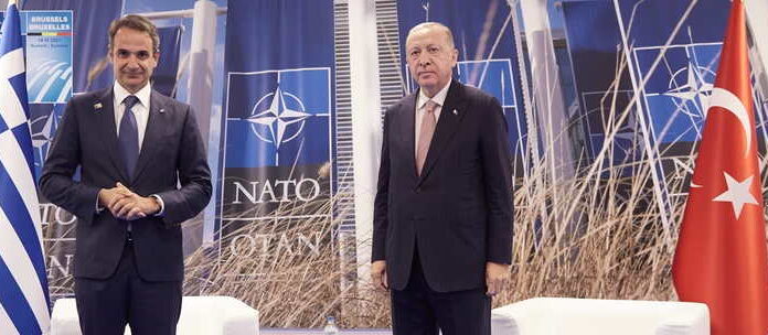 Ελληνοτουρκικό πόκερ στη Μαδρίτη: Με χάρτες και στοιχεία για τις προκλήσεις ο Μητσοτάκης – Δείπνο με Ερντογάν