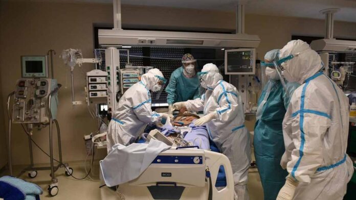 meth-koronoios-monada-entatikis-therapeias σπασε το «φράγμα» των 30.000 θανάτων με κορωνοϊό στην Ελλάδα – Πρώτη σε νεκρούς ανά 1.000 εμβολιασμένους!