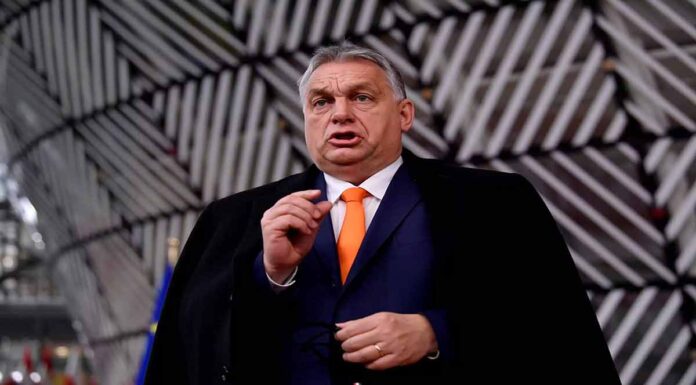 Προς ολοκληρωτική σύγκρουση; – Β.Όρμπαν: «Η Δύση εξετάζει σοβαρά την αποστολή στρατιωτικών δυνάμεων στην Ουκρανία»! Β.Όρμπαν: «Η ΕΕ είναι αυτοκίνητο με 4 σκασμένα λάστιχα – Με Μέρκελ & Τραμπ δεν θα γινόταν πόλεμος στην Ουκρανία»