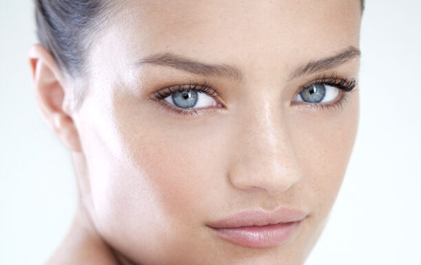 Ημιμόνιμο μακιγιάζ: Τι θα πρέπει να επιδιώκετε σε φρύδια, μάτια και χείλη