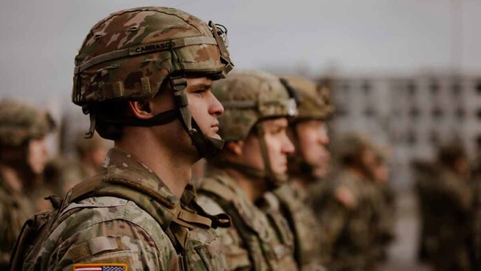 Κρίση στον αμερικανικό στρατό: Έτοιμος να «στείλει σπίτι τους» 62.000 στρατιώτες απλά γιατί δεν έχουν εμβολιαστεί!