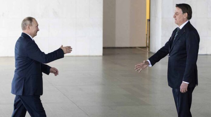 Μεγάλο «deal» Βραζιλίας-Ρωσίας για φθηνό ρωσικό πετρέλαιο: Η Μόσχα βρήκε νέα πηγή εσόδων και ενισχύει την οικονομία της Μεγάλο «deal» Βραζιλίας-Ρωσίας για φθηνό ρωσικό πετρέλαιο: