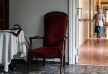 Γηροκομείο κολαστήριο: «Μάνα, βάζω καρβέλια στον τάφο σου γιατί έφυγες πεινασμένη»
