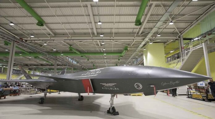 Παρουσιάστηκε τουρκικό stealth μαχητικό UAV: Θα εισέλθει σε μαζική παραγωγή σε 24 μήνες – Θα φέρει 4 βλήματα αέρος-αέρος! Παρουσιάστηκε τουρκικό stealth μαχητικό UAV: Θα εισέλθει σε μαζική παραγωγή σε 24 μήνες – Θα φέρει 4 βλήματα αέρος-αέρος!