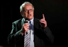 Άκης Τσελέντης: Του επιβλήθηκε αποκλεισμός από το Face@@ok γιατί είπε «φονιά» τον Πακιστανό δολοφόνο της 17χρονης Ελληνίδας!