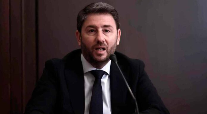 Ο πρόεδρος του ΚΙΝΑΛ μίλησε ευθέως για εκτσογλανισμό της πολιτικής ζωής Ο πρόεδρος του ΚΙΝΑΛ μίλησε ευθέως για εκτσογλανισμό της πολιτικής ζωής