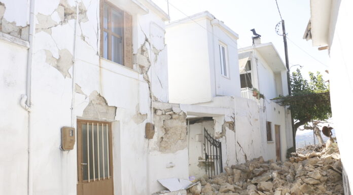 Έχασαν το σπίτι τους από τον σεισμό, καλούνται να πληρώσουν και ΕΝΦΙΑ!