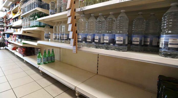 Οι Βρετανοί ξαφνικά ζουν στην «Σοβιετική Ένωση» «Back in the USSR»: «Κόφτης» στα τρόφιμα στην Βρετανία – «Μέχρι τρία προϊόντα από κάθε κατηγορία»!
