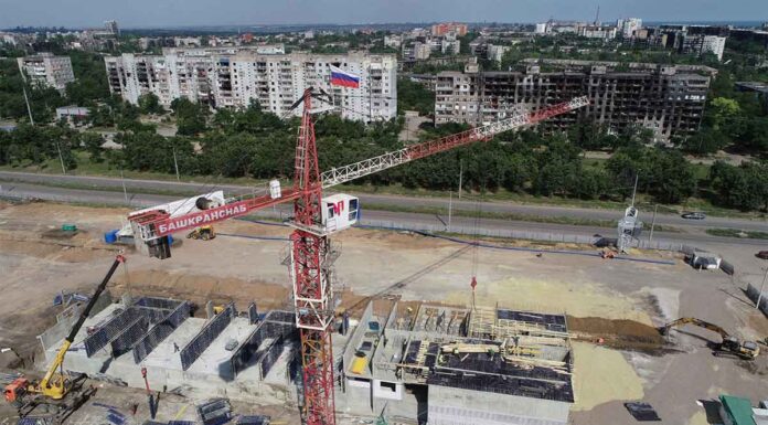 Κατασκευαστικό θαύμα στην Μαριούπολη: Οι Ρώσοι μέσα σε τρεις μήνες έχουν δημιουργήσει μία νέα σύγχρονη πόλη Κατασκευαστικό θαύμα στην Μαριούπολη: Οι Ρώσοι μέσα σε τρεις μήνες έχουν δημιουργήσει μία νέα σύγχρονη πόλη