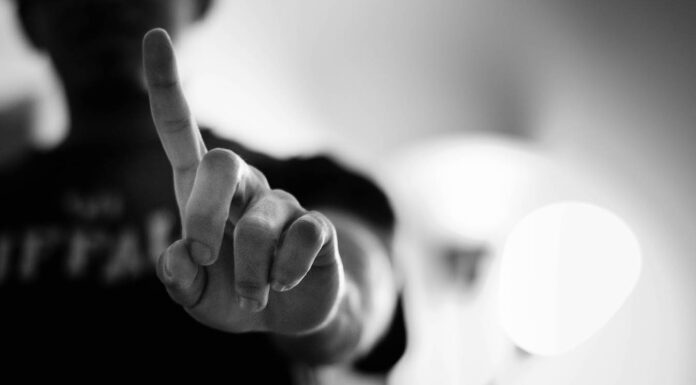 Όλοι οι άνθρωποι είναι καλοί μέχρι να τους πεις το πρώτο «όχι».