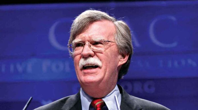 John Bolton: «Ο Β.Πούτιν πρέπει να δολοφονηθεί» – Tulsi Gabbard: «Ο Μπάιντεν μας οδηγεί σε πυρηνικό πόλεμο» Αν ανοίξουν οι «πύλες της Κολάσεως» όλοι θα χάσουν και οι «νικητές» θα κυβερνήσουν πάνω σε στάχτες…