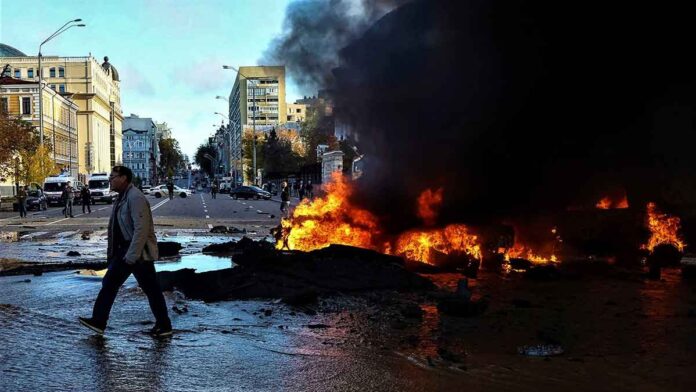 Όλοι φεύγουν από την Ουκρανία: Μετά τις χώρες του CSTO, την Κίνα και το Ιράν εκκενώνουν και οι Ιταλοί – Τι έρχεται;