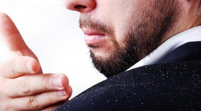 Πιτυρίδα και ξηροδερμία: Σε τι διαφέρουν και πώς αντιμετωπίζονται