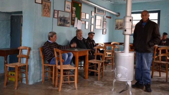 90χρονος κέρασε όλο το καφενείο και μετά έβαλε τέλος στη ζωή του – Τους κάλεσε στην κηδεία του!