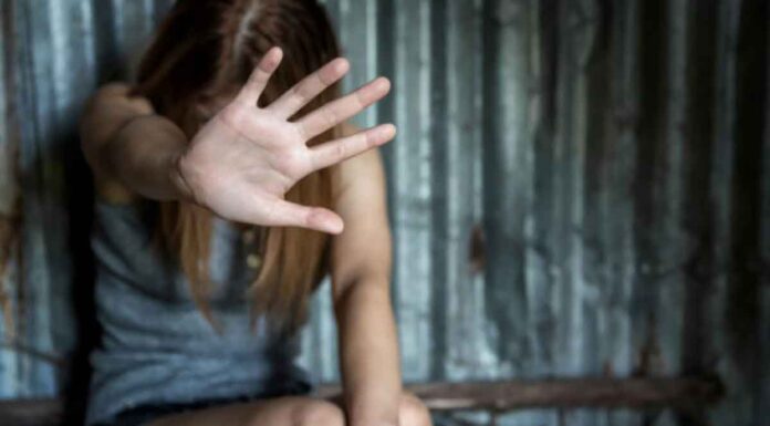 Νέα Σμύρνη: Για κύκλωμα παιδοφιλίας ψάχνουν οι αρχές