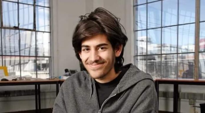 Ο Aaron Swartz, που θα ήταν 36 χρονών σήμερα, αυτοκτόνησε λίγο αφότου καταδικάστηκε σε 35ετή φυλάκιση από την αμερικάνικη δικαιοσύνη…