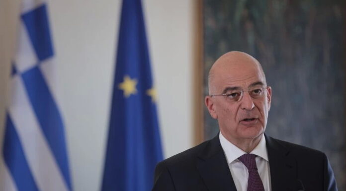 Ειρωνεύονται τα τουρκικά ΜΜΕ για το διπλωματικό επεισόδιο στη Λιβύη: «Ο Δένδιας πήγε, αλλά δεν κατέβηκε από το αεροπλάνο»
