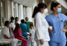 Κόλαφος για την κυβέρνηση: Το ΣτΕ έκρινε αντισυνταγματική την παράταση του υποχρεωτικού εμβολιασμού των εργαζομένων στις δομές Υγείας