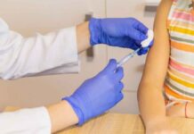 Δεν είναι κακόγουστο αστείο: Άνοιξε η πλατφόρμα για τον εμβολιασμό των παιδιών από 6 μηνών ως 4 ετών!