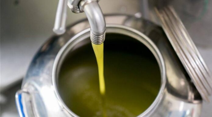 Η μοναδική θέση στην κουζίνα που δεν πρέπει να αποθηκεύετε το ελαιόλαδο