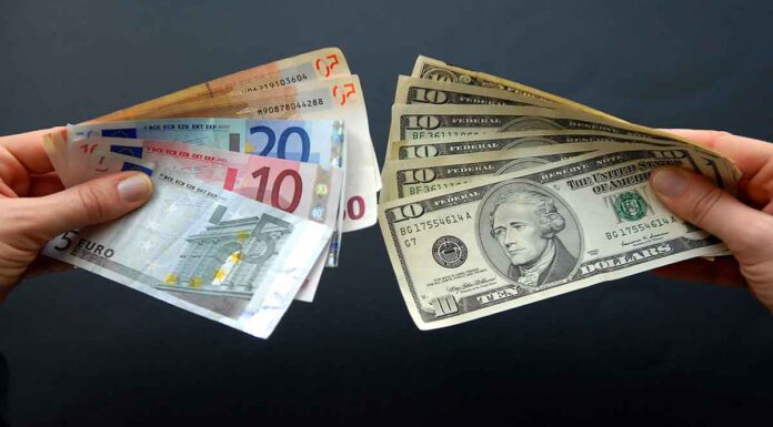 Πώς οι ΗΠΑ «τελειώνουν» την οικονομία της ΕΕ: Οι Ευρωπαίοι κατάλαβαν πολύ αργά την αμερικανική «παγίδα»