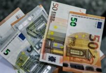 Δώρο Χριστουγέννων: Έως σήμερα η καταβολή, οι «ποινές» για όσους εργοδότες το «ξεχάσουν»
