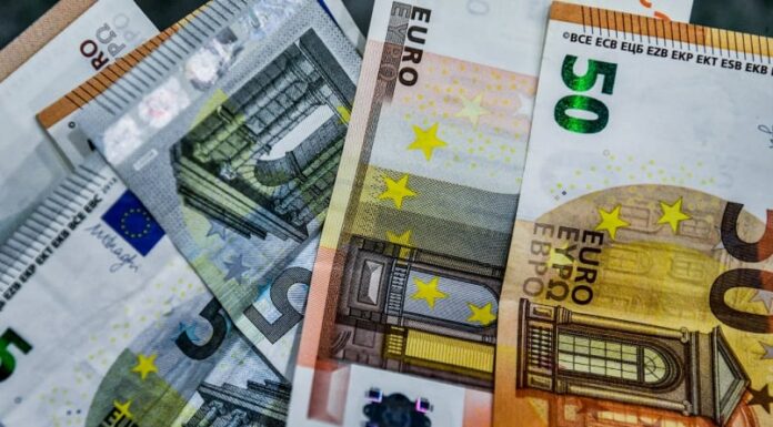 Ποιες συντάξεις επηρεάζονται από τις αυξήσεις, αλλάζουν τα κατώτερα όρια – «Προς τα πάνω» και η εθνική σύνταξη