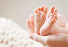 Κρήτη: Ο μπόμπιρας γεννήθηκε 1 λεπτό μετά τη έλευση του νέου έτους!