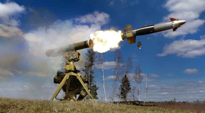 Bίντεο: Αμερικανός μισθοφόρος σκοτώνεται από Kornet στο Μπάκχμουτ – «Η πόλη θα πέσει το αργότερο σε 14 ημέρες» λένε οι Ρώσοι