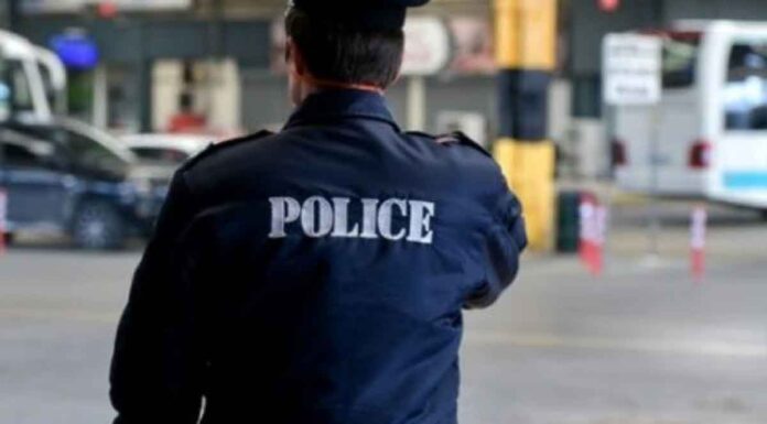 Θεσσαλονίκη: Ανθρωποκυνηγητό για τον εντοπισμό του μητροκτόνου – Τι αναφέρει το σημείωμα που άφησε