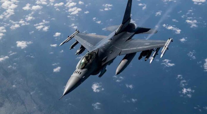 ΕΚΤΑΚΤΟ: Μαχητικά F-16 της αμερικανικής Αεροπορίας κατέρριψαν άγνωστο αντικείμενο πάνω από τη λίμνη Huron