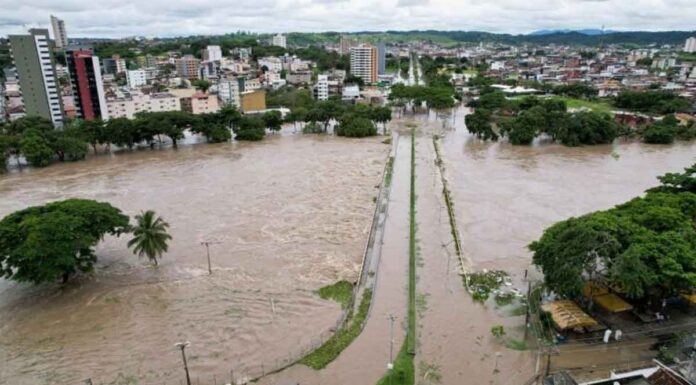 Βραζιλία: Δεκάδες νεκροί από πλημμύρες και κατολισθήσεις