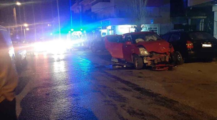 Ηράκλειο: Σφοδρή σύγκρουση δύο αυτοκινήτων (φωτογραφίες)