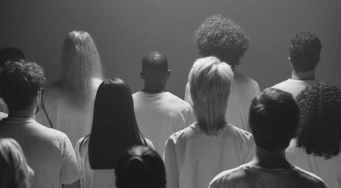 Οι 5 τύποι ανθρώπων με τους οποίους πρέπει να περιορίσουμε τις επαφές μας