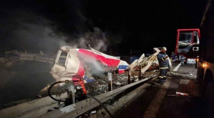 32 νεκροί, 80 τραυματίες, οι 20 σοβαρά, εγκαυματίες & ακρωτηριασμένοι (upd 9) -video