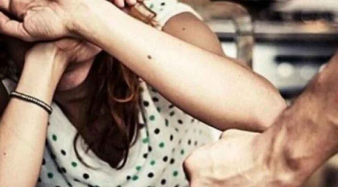 44χρονη φέρεται να έπεσε θύμα ξυλοδαρμού.