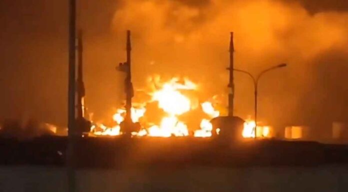 Βίντεο: «Κόλαση» στην Σεβαστούπολη – Οι Ουκρανοί έπληξαν μεγάλη δεξαμενή καυσίμων