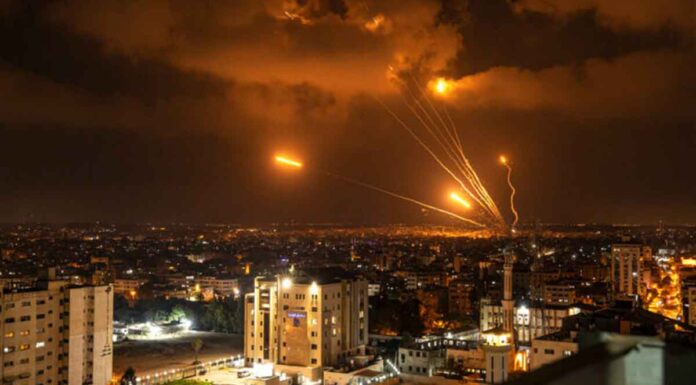 «Κόλαση» στη Λωρίδα της Γάζας και στο νότιο Λίβανο: Το Ισραήλ πλήττει στρατόπεδα της Χαμάς