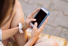 Απίστευτο: 18χρονη κατάπιε κινητό επειδή… τσακώθηκε με τον αδελφό της