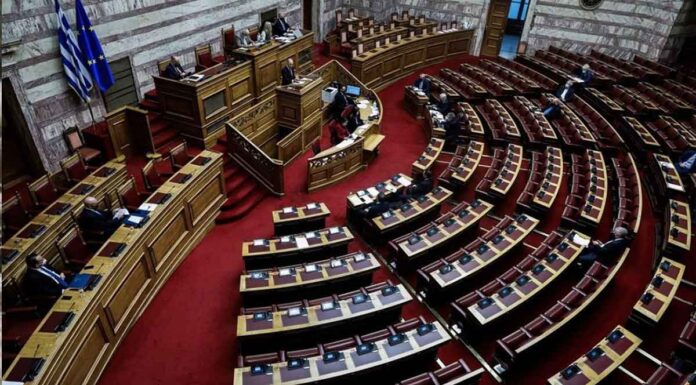 Βουλή: Η συζήτηση για την τροπολογία «μπλόκο» στο κόμμα Κασιδιάρη (LIVE)