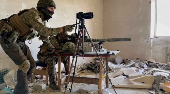 Ρώσος στρατιώτης γλιτώνει από βολή ελευθέρου σκοπευτή για λίγα εκατοστά