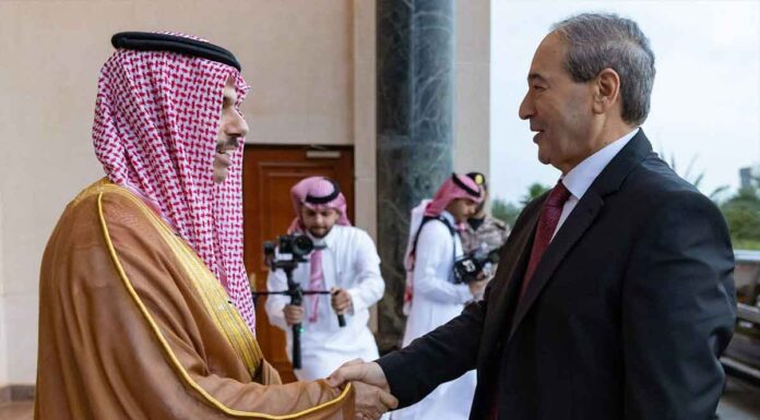 Σ.Αραβία αναγνωρίζει την κυβέρνηση Άσαντ και ζητάει από τις ΗΠΑ να αποχωρήσουν από την Συρία Η Σ.Αραβία αναγνωρίζει την κυβέρνηση Άσαντ και ζητάει από τις ΗΠΑ να αποχωρήσουν από την Συρία