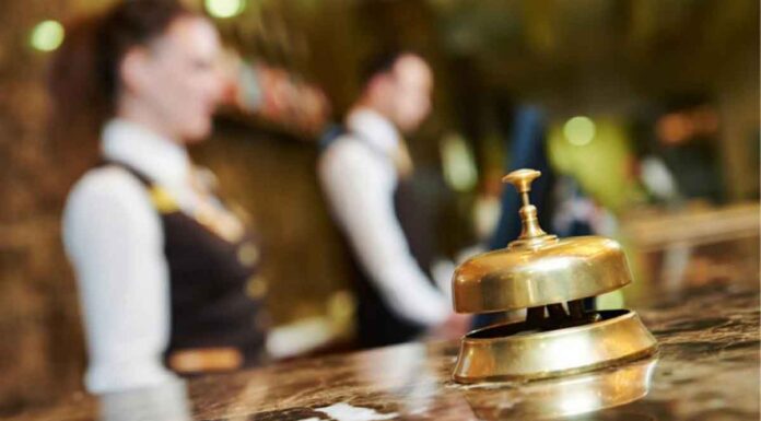 Ξενοδοχοϋπάλληλοι: Υποχρεωτική η κλαδική σύμβαση εργασίας – Οι νέοι μισθοί