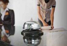 Ξενοδόχοι στην Κρήτη βάζουν τους εργαζόμενους να υπογράφουν παράνομες συμβάσεις με «ποινική ρήτρα» 5.000 ευρώ αν φύγουν?
